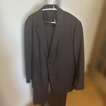 셋업 빨간색이 도는 브라운