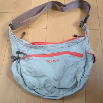 AIGLE 그레이 숄더백