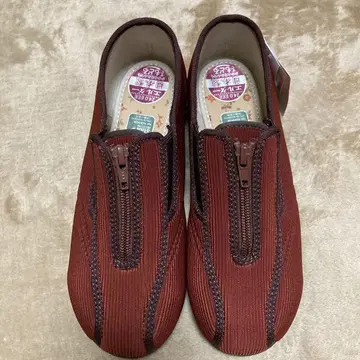 택 포함 새상품 일본제 엘더 간호화 빨간색 24.0cm 3E 항균 가공