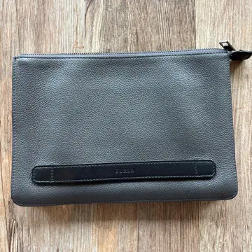 FURLA 그레이 가죽 클러치백