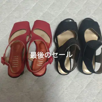 fitfit 빨간색 오픈토 샌들과 검은색 샌들