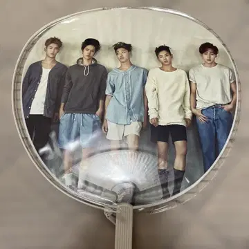UNIQ 부채 일본 쇼케이스 공식 굿즈