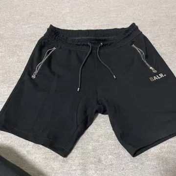 BALR. 블랙 숏팬츠 지퍼 포켓 부착