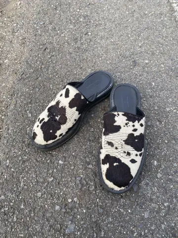 MAISON SPECIAL 슬립온 샌들 정가 약 28000엔 소가죽 통굽