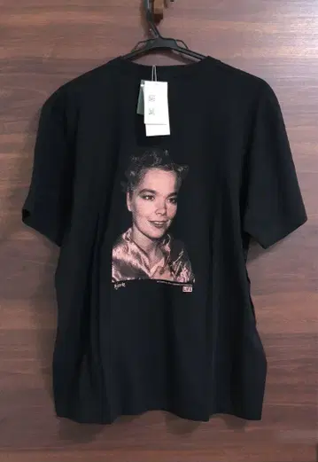 미사용 택 포함 WHIMSIC 비요크 백 프린트 T셔츠 Bjork