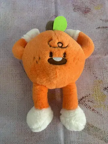 오렌지 컬러 캐릭터 봉제 인형