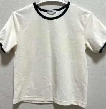 아이보리 반팔 티셔츠