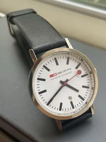 [ 배터리 새상품급 ] 몬디안 손목시계 32mm 남성/여성(*^_^*)