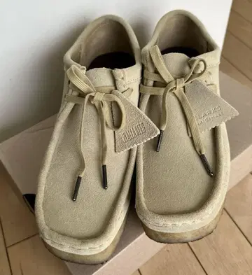 CLARKS Wallabee 베이지 스웨이드