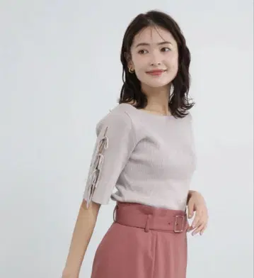 NATURAL BEAUTY BASIC 슬릿 리본 슬리브 니트