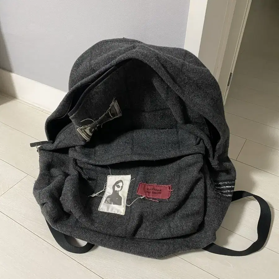 rafsimons×eastpak 08aw デイパック EASTPAK X RAF SIMONS Silver Satin Punk Poster Padded