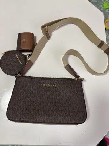MICHAEL KORS 브라운 숄더백