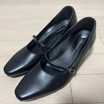 블랙 스트랩 스퀘어토 펌프스