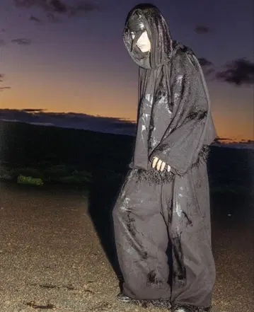DINOWORKS Egg hoodie / pants