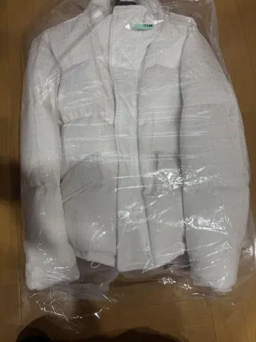 AMNJX 히라모토 렌 어패럴 브랜드 다운 화이트