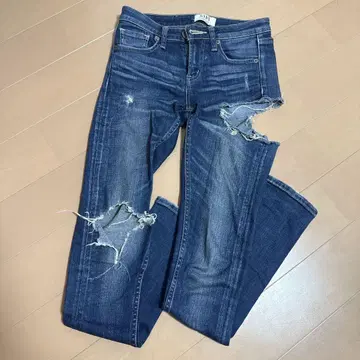 데미지 가공 다크 블루 스키니 데님 GYDA