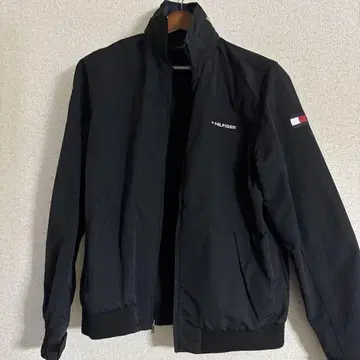HILFIGER 블랙 점퍼