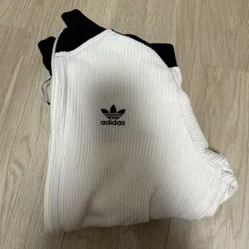 adidas adidas WAFFLE BASKETBALL TRACK