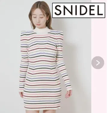 SNIDEL 스트라이프 리브 니트 미니 드레스