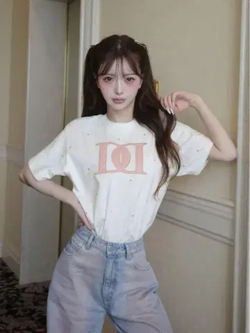 Darich 다리치 퀼팅 아플리케 비쥬 T셔츠