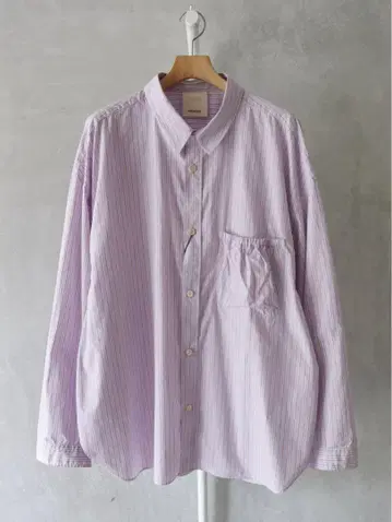 refomed WRIST PATCH WIDE SHIRT