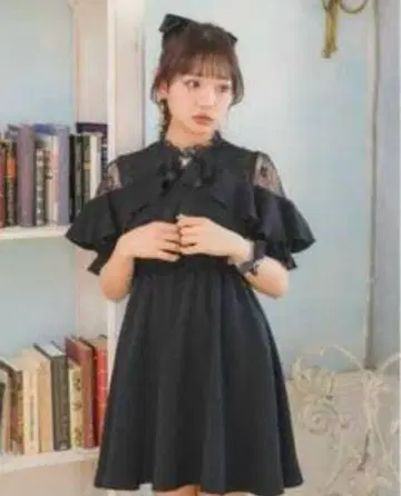 ROJITA 어깨 레이스 브로치 포함 반팔 원피스 유아챠 아시타카노