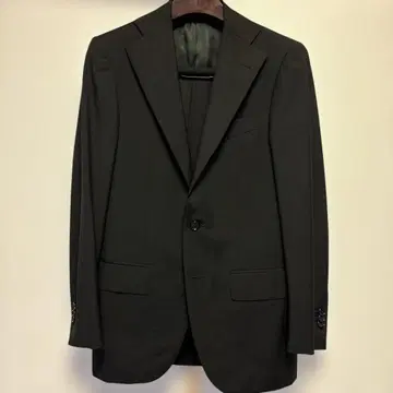 라파엘레 카루소 네이비 수트