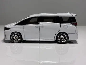 토미카 프리미엄 TOYOTA 40 알파드 (출시 기념 사양)