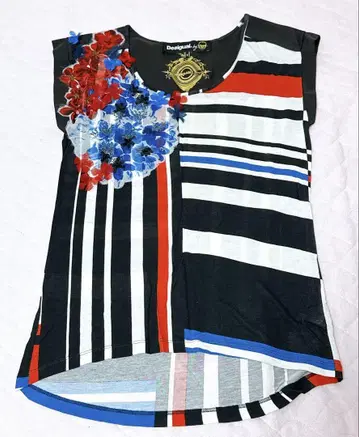 Desigual 데시구알 반팔 T셔츠 스트라이프 꽃 자수 S 사이즈