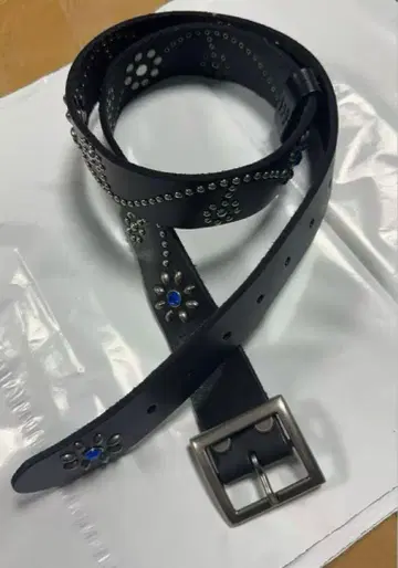 새상품급 스터드 벨트 HTC 블랙 벨트