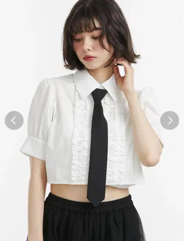 jouetie 크롭 프릴 블라우스 화이트