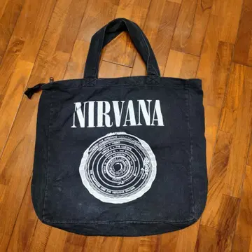 NIRVANA 토트백 블랙