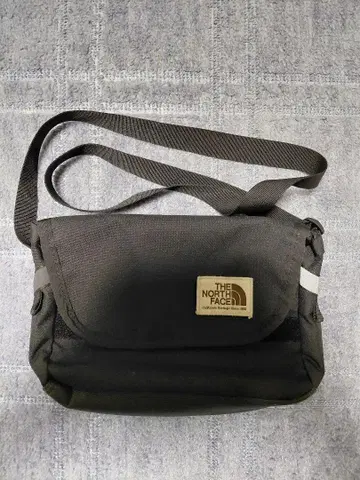 THE NORTH FACE 블랙 숄더백