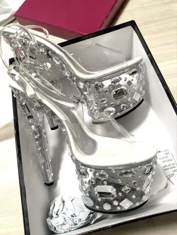 18cm 힐 랜덤 비쥬 클리어 샌들