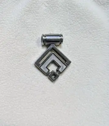 우노 쇼마 2021 코란토테 목걸이 (탑만)