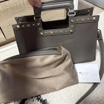 DIANA 스터드 장식 그레이 숄더백