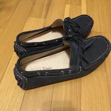 Sauta Lucia 네이비 스웨이드 로퍼 데크 신발