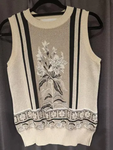 MURRAL / Framed single-flower knit tank