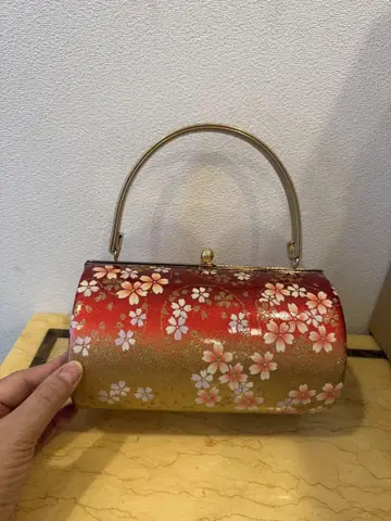 성인식 일본 의류용 빨간색 금색 벚꽃 패턴 조리