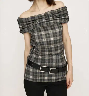 SLY STRETCH CUT OFF SHOULDER 상의