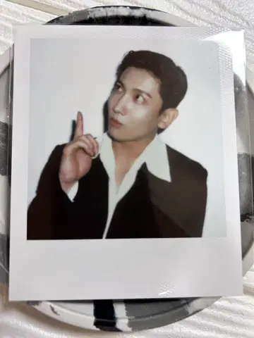 동방신기 창민 폴라로이드