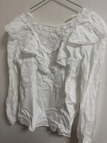 ZARA 프릴 블라우스
