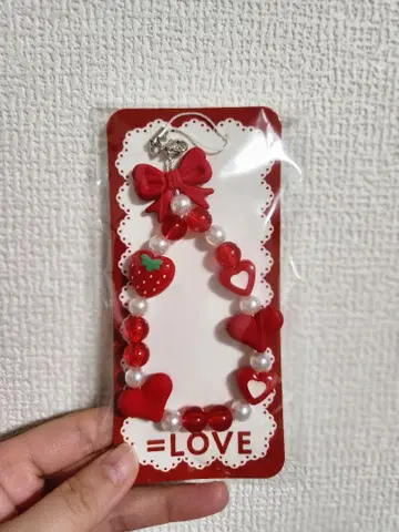 =LOVE 이코러브 의상 모티브 비즈 스트랩 토쿠베츄