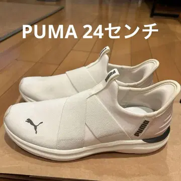 새상품급 1회 사용 PUMA 화이트 슬립온 스니커즈 24cm