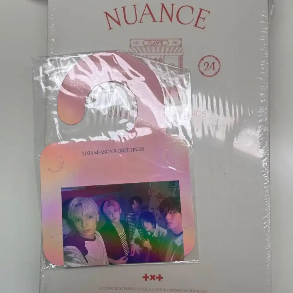 txt 2024 season's greetings (sealed, includes pre-order benefit)