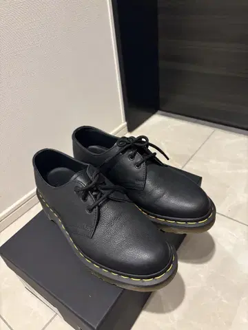 Dr. Martens 블랙 가죽 로퍼