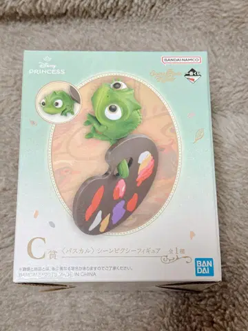 [ 미개봉 새상품 ] 디즈니 프린세스 제일복권 파스칼 피규어
