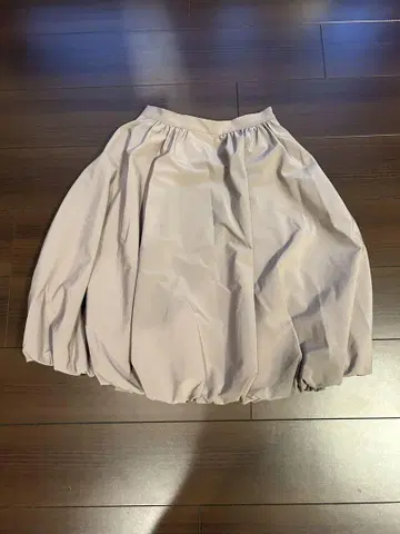FOXEY NEW YORK 플레어 스커트 베이지