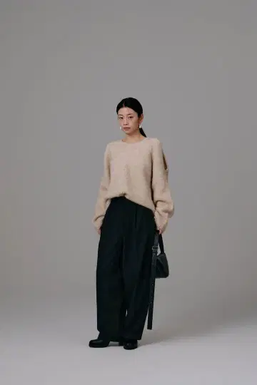 이번 시즌 louren 싱글 턱 코쿤 팬츠