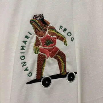 다나카 토시유키 간기마리 개구리 T셔츠 화이트